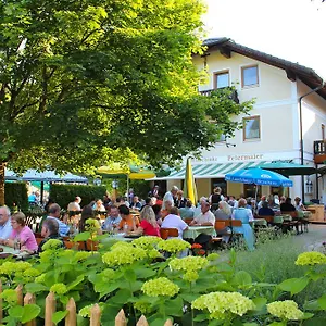 Land-gut-hotel Waldschaenke Hotel